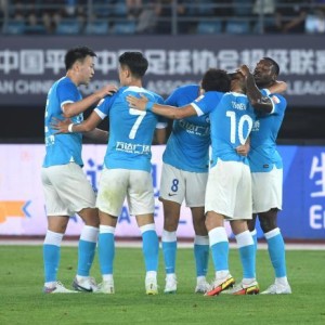 企鹅体育-【足协杯】大连人爆冷晋级4强对阵泰山 申花vs海牛